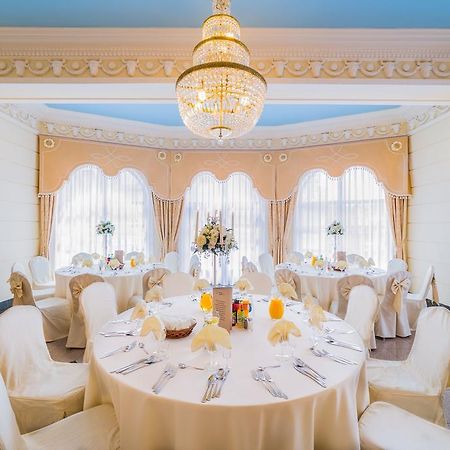 Hotel Jaroslaw Ngoại thất bức ảnh