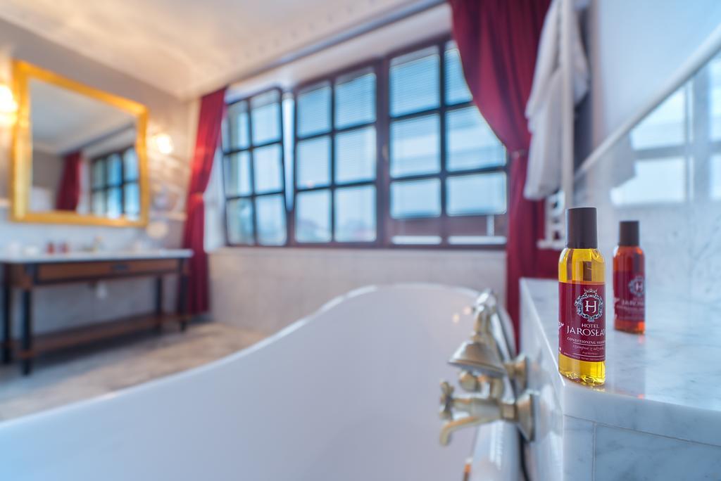 Hotel Jaroslaw Ngoại thất bức ảnh